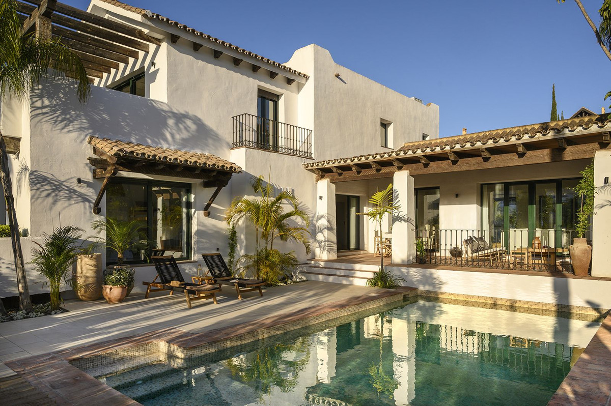 El Paraíso, Estepona